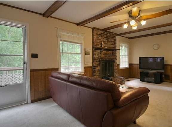 5th image of 1105 Mountain Oaks Dr