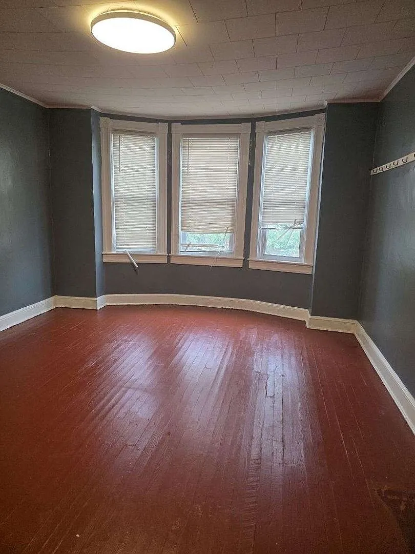 Charming 4BR House in Baltimore — Photo 3