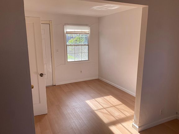 4th image of 2074 Park Ave #A