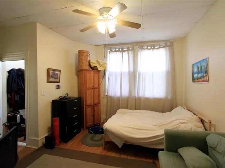 77 Kinnaird St #2 — Photo 6