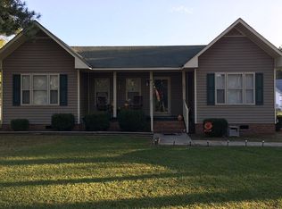 18541 Hampton Ct, Laurel Hill, NC 28351