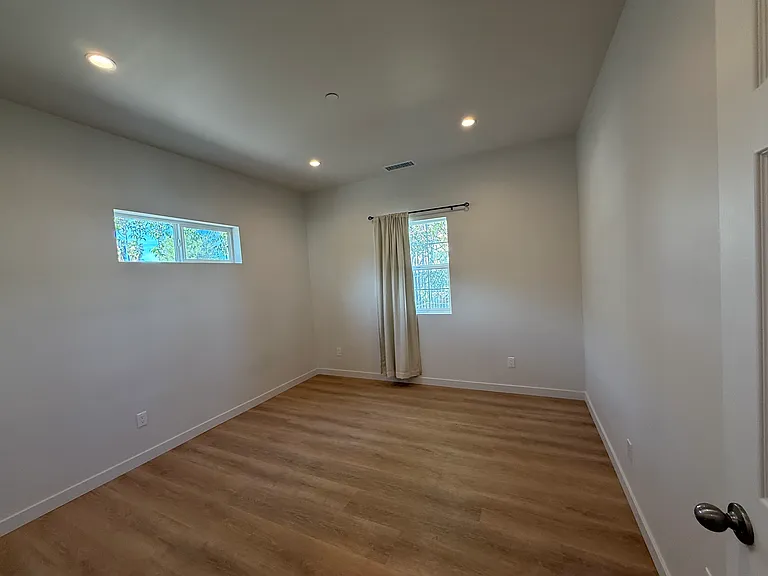 20352 Sherman Way — Photo 23