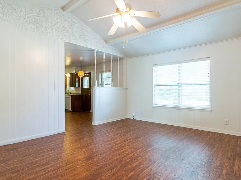 3503 Oriole Ln — Photo 3