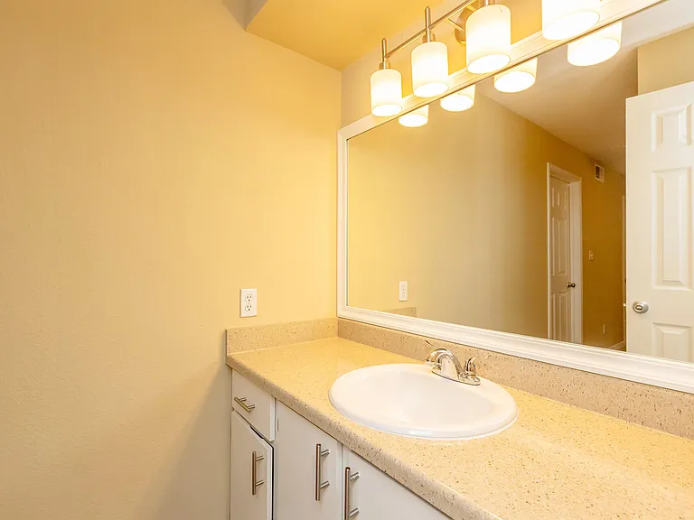2/2 Maclay Master Bathroom