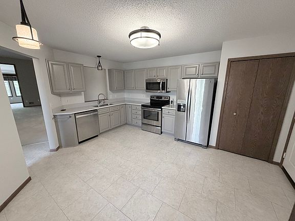2nd image of 10843 Lexington Dr
