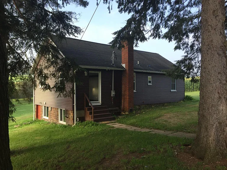 539 1/2 Scott Ridge Rd — Photo 1