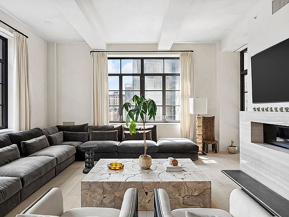 5th image of 404 Park Ave S #Ph16a