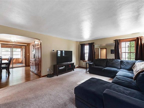 3rd image of 223 Brandtson Ave
