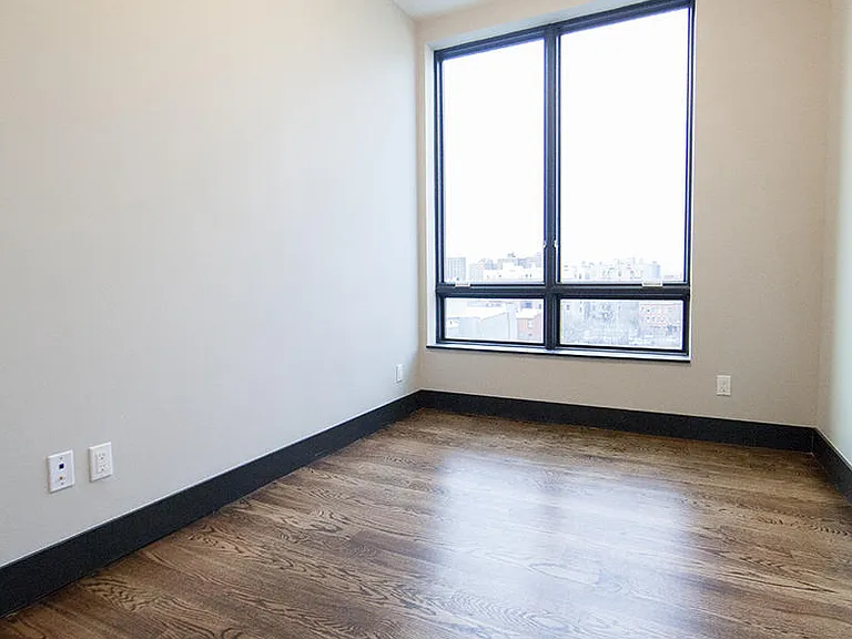 875 De Kalb Ave #5B — Photo 2