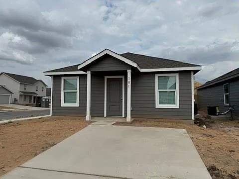 101 Silent Sky Ln