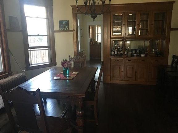 2nd image of 810 Holly Ave