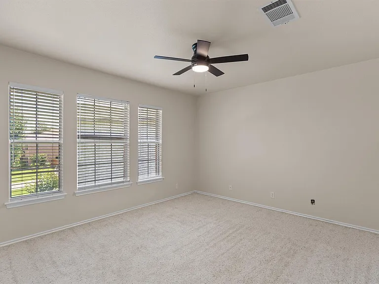 201 Covala Dr — Photo 26