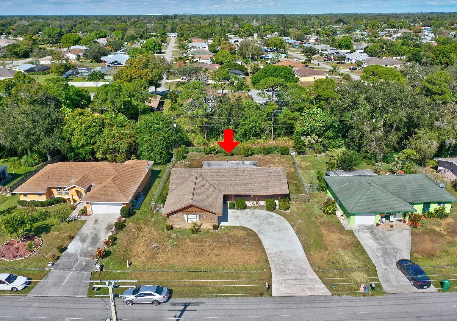 3 bed, 2.0 bath, 2022 sqft, $2,600 — Photo 1