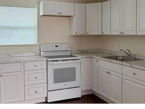 1300 Forest Ln, Riviera Beach, FL 33404
