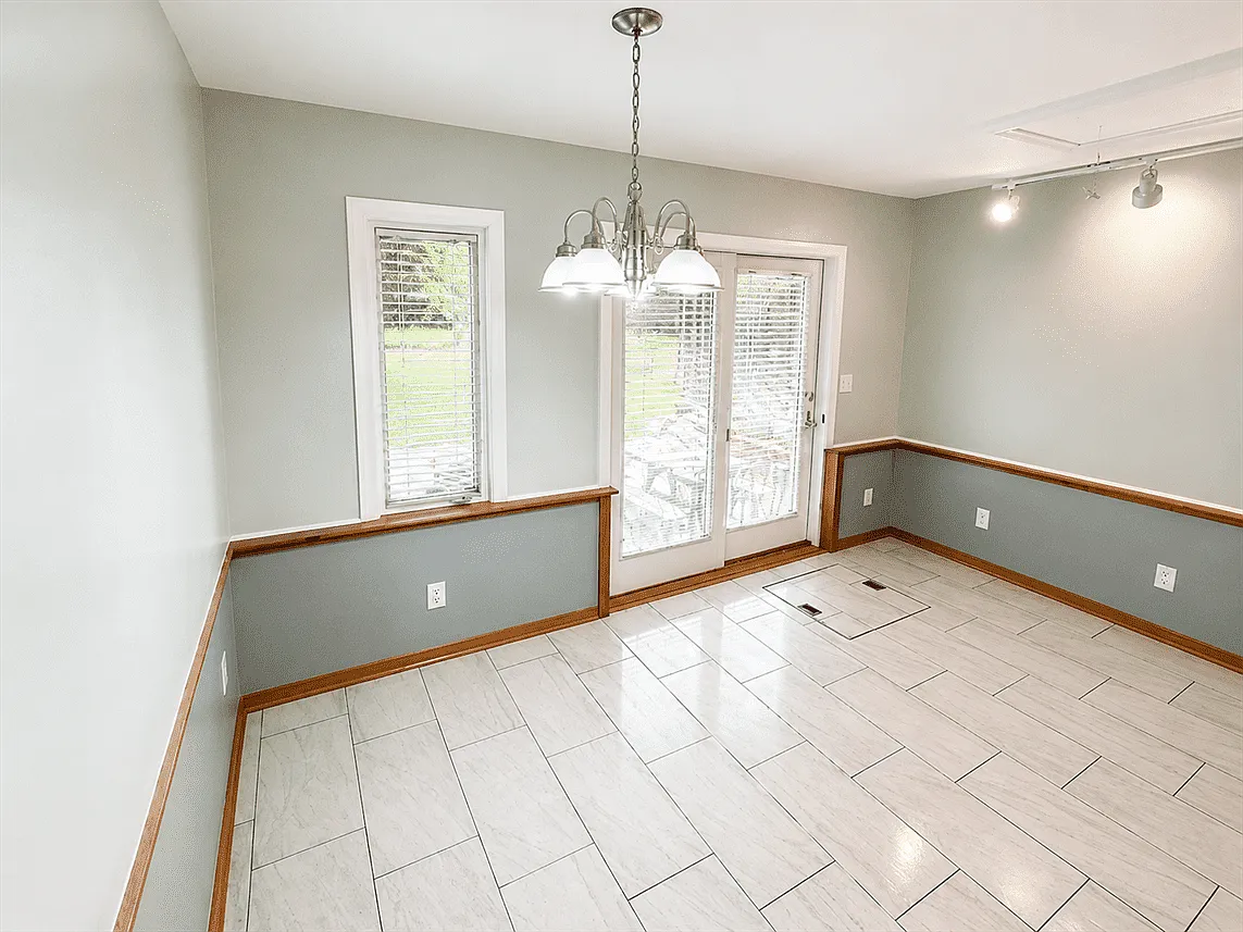 3 bed, 1.5 bath, 1300 sqft, $3,195 — Photo 3