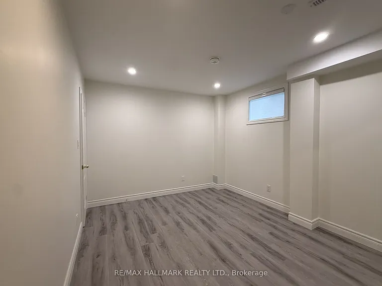 43 Oak Ave — Photo 26