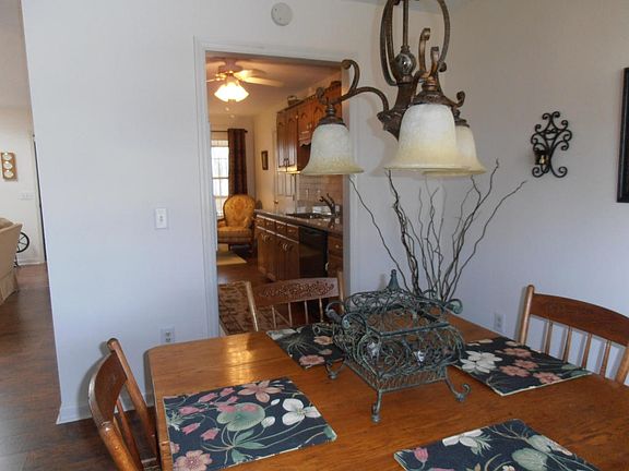 5th image of 133 Glenwood Dr