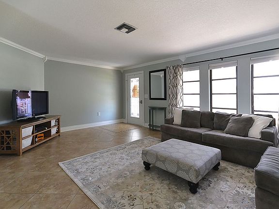 5th image of 839 Santa Margerita Ln