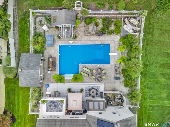 36 Shadows End Lane, Milford, CT 06460