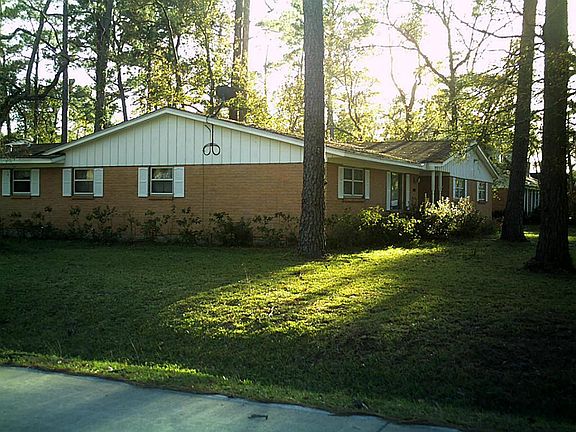 3rd image of 1058 Royal Oak Dr
