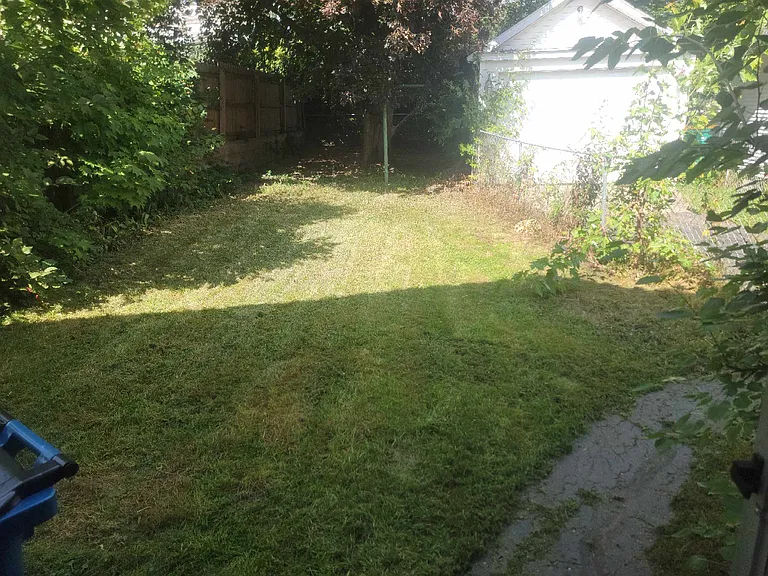 127 Kingman Ave E — Photo 5