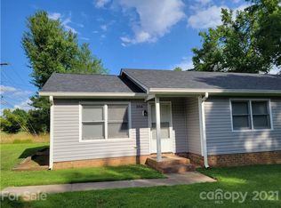 8316 Pence Rd, Charlotte, NC 28215