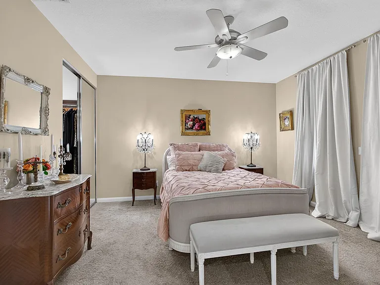 213 Barcelona Dr — Photo 38