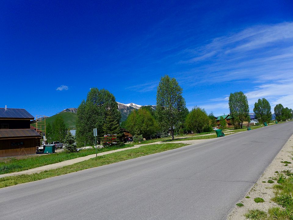 2nd image of 465 Teocalli Rd