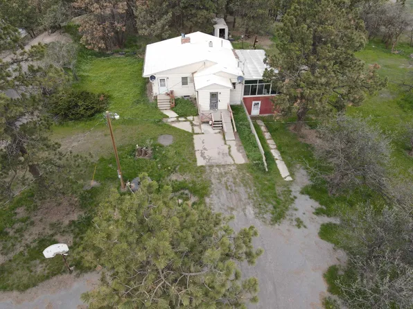 585 Us Highway 212, Aladdin, WY 82710