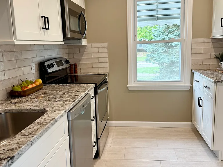 1214 Lander Rd — Photo 6