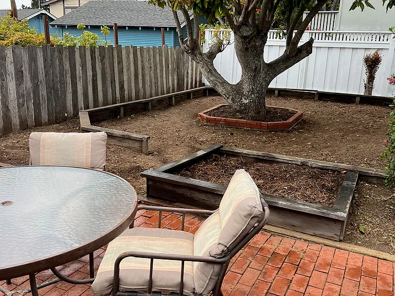 647 Fresno Ave — Photo 33