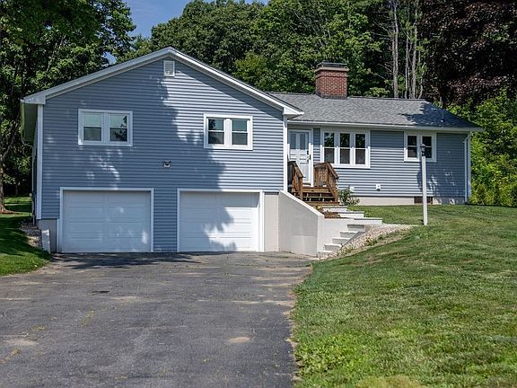 2nd image of 49 Sawmill Plain Rd