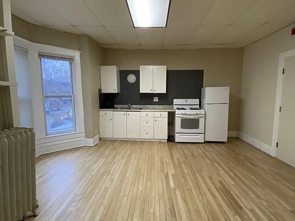 2nd image of 419 6th St SE #6