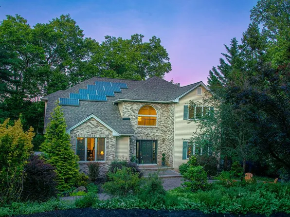 50 Noyes Street, Pearl River, NY 10965