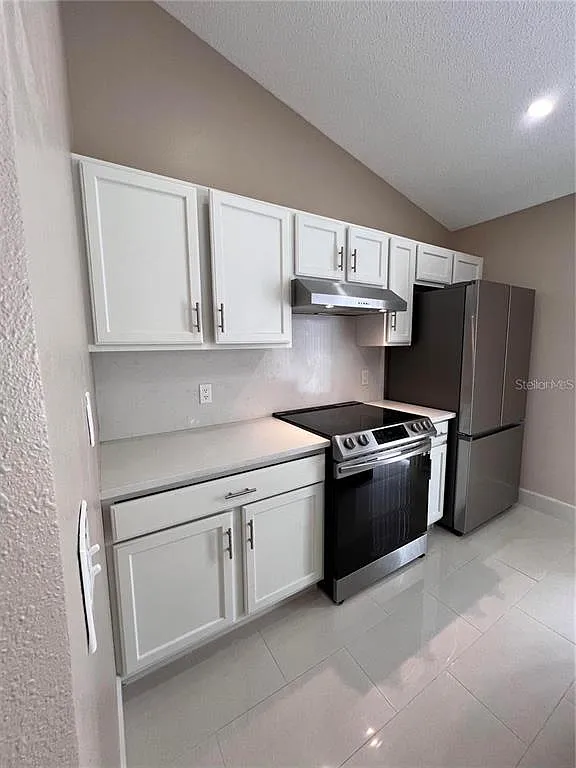 3 bed, 2.0 bath, 1159 sqft, $2,350 — Photo 4