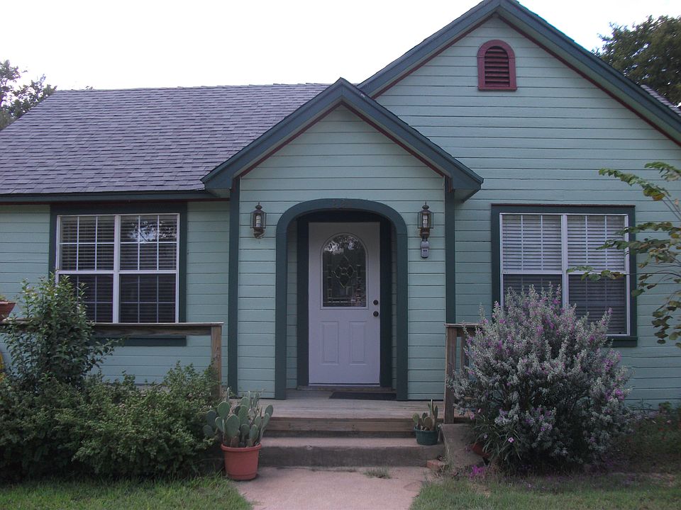 1st image of 220 W 7th Ave