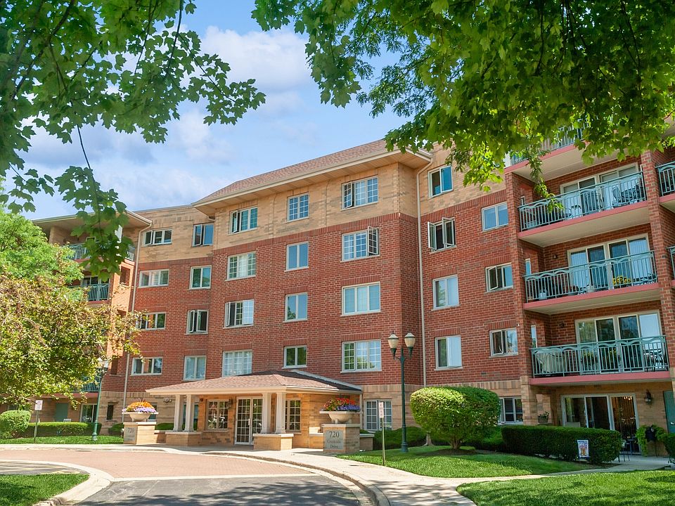1st image of 720 Creekside Dr Unit 302B
