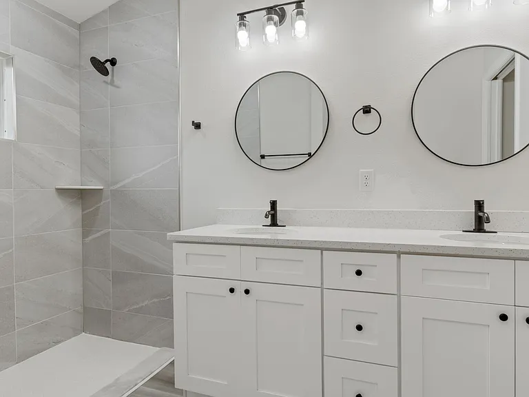 4865 E Princeton Ln — Photo 14