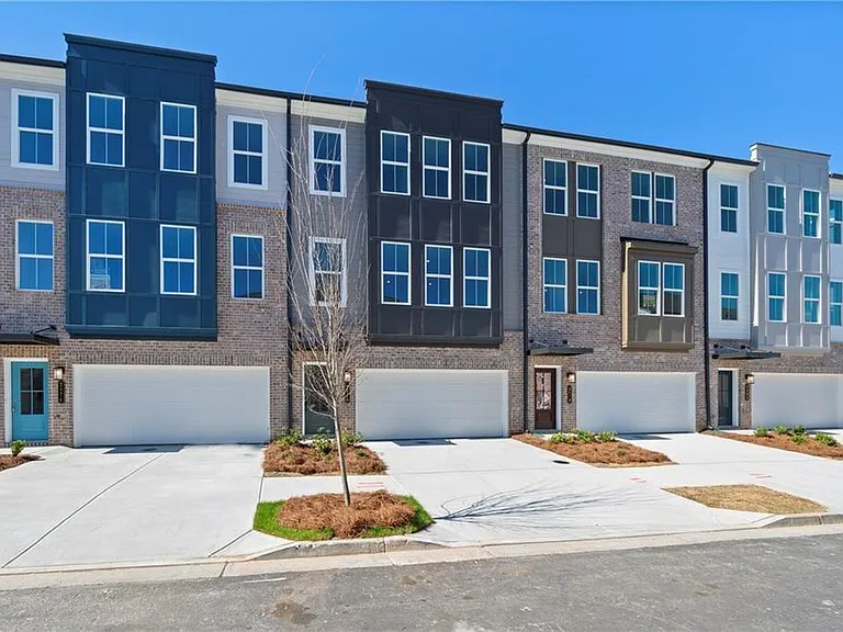 2676 Creek View Ter — Photo 2