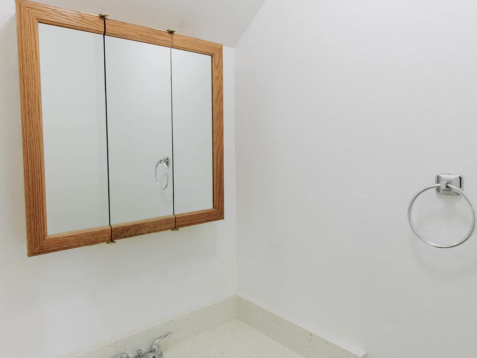 3 bed, 1.5 bath, 1290 sqft, $1,700 — Photo 4