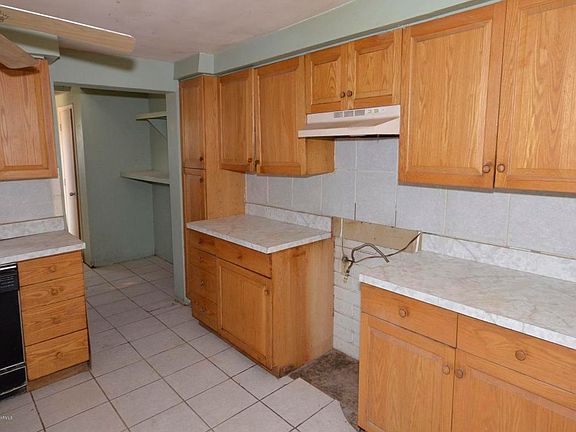 1 kitchen 2_949 W 24th