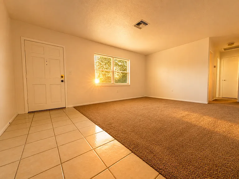 105 Primrose Ln — Photo 7
