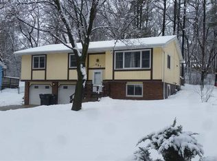 757 W Mulberry St, Baraboo, WI 53913