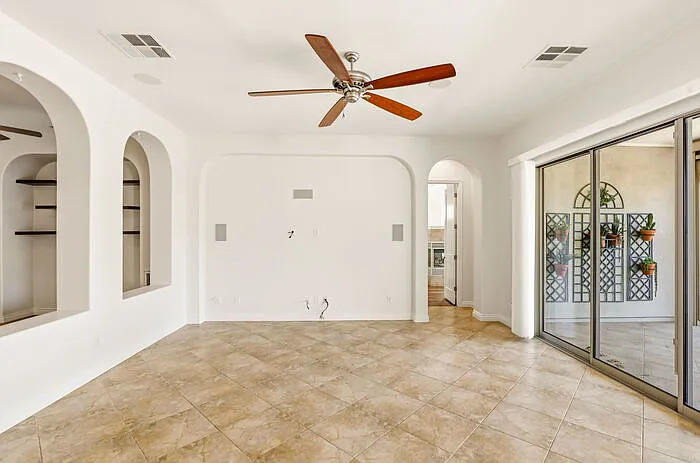 1589 E Vesper Trl — Photo 18