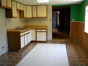 5th image of 160 Gorton St