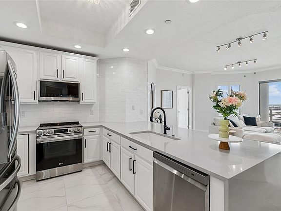 4th image of 449 S 12th St Unit 802