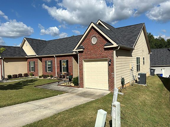 5th image of 2154 Red Oak Cir
