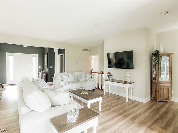 4th image of 130 Northcliff Ln