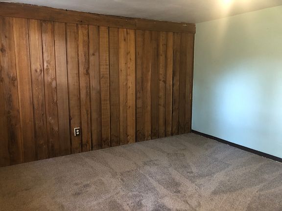 5th image of 383 NW Irving St
