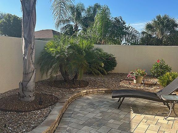 Extremely Nice Back Yard!!